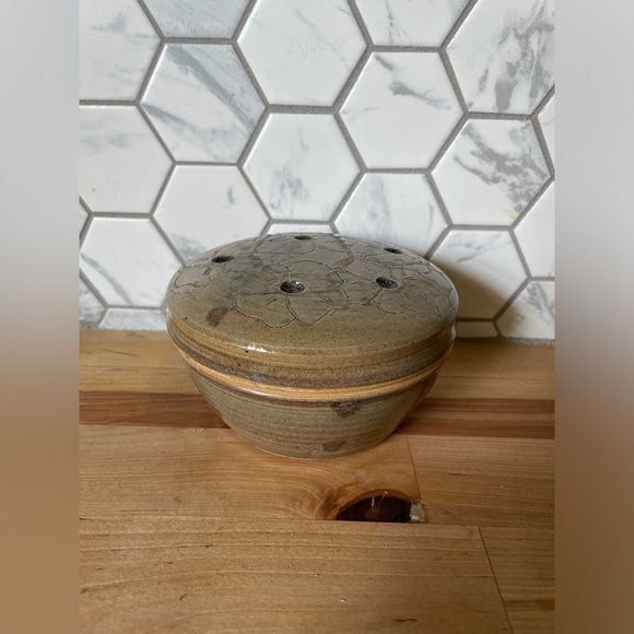 Floral Pottery Bowl - Picture 2 of 10